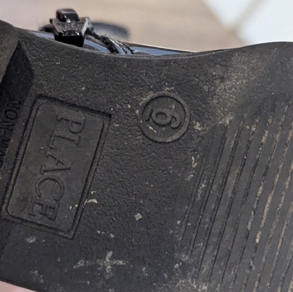 Children's place size 6 toddler boots - Picture 4 of 4